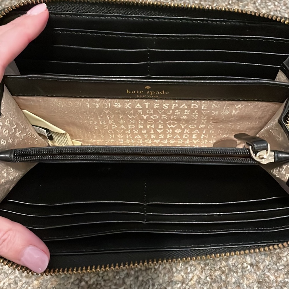 Authentic Kate Spade Wallet - Picture 10 of 10